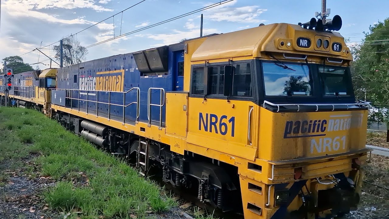 25/01/26 Pacific National Intermodal 7MB4 passing Homebush Goods Platform 