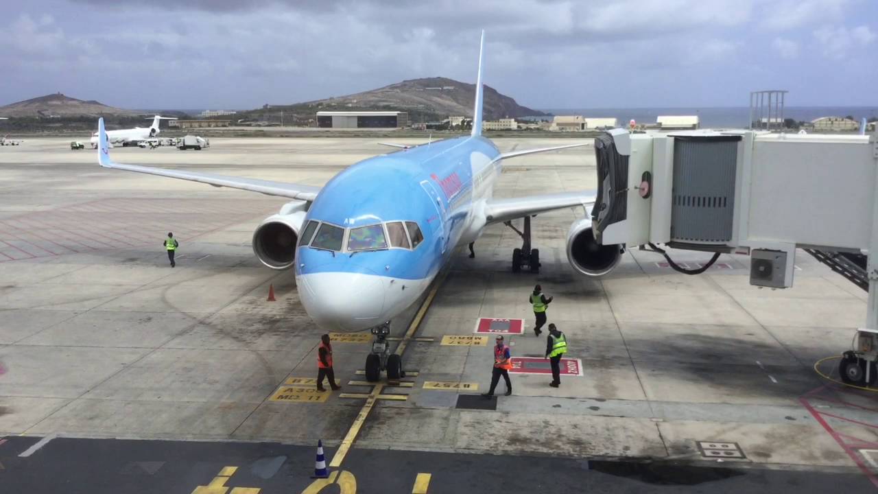 Thomson airways 757 back to Birmingham from gran canaria part 1