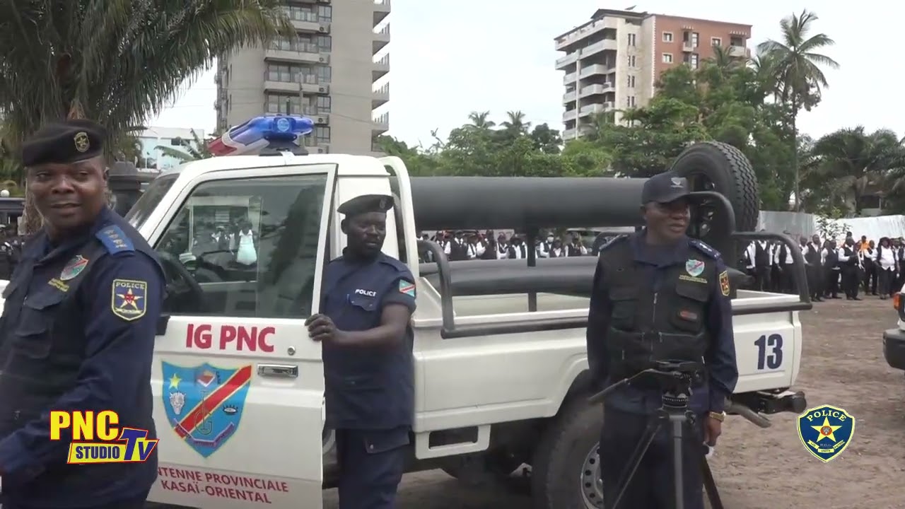 PAGE MAGAZINE DE LA POLICE ( SICOP ) TEL : + 243 855 006 666