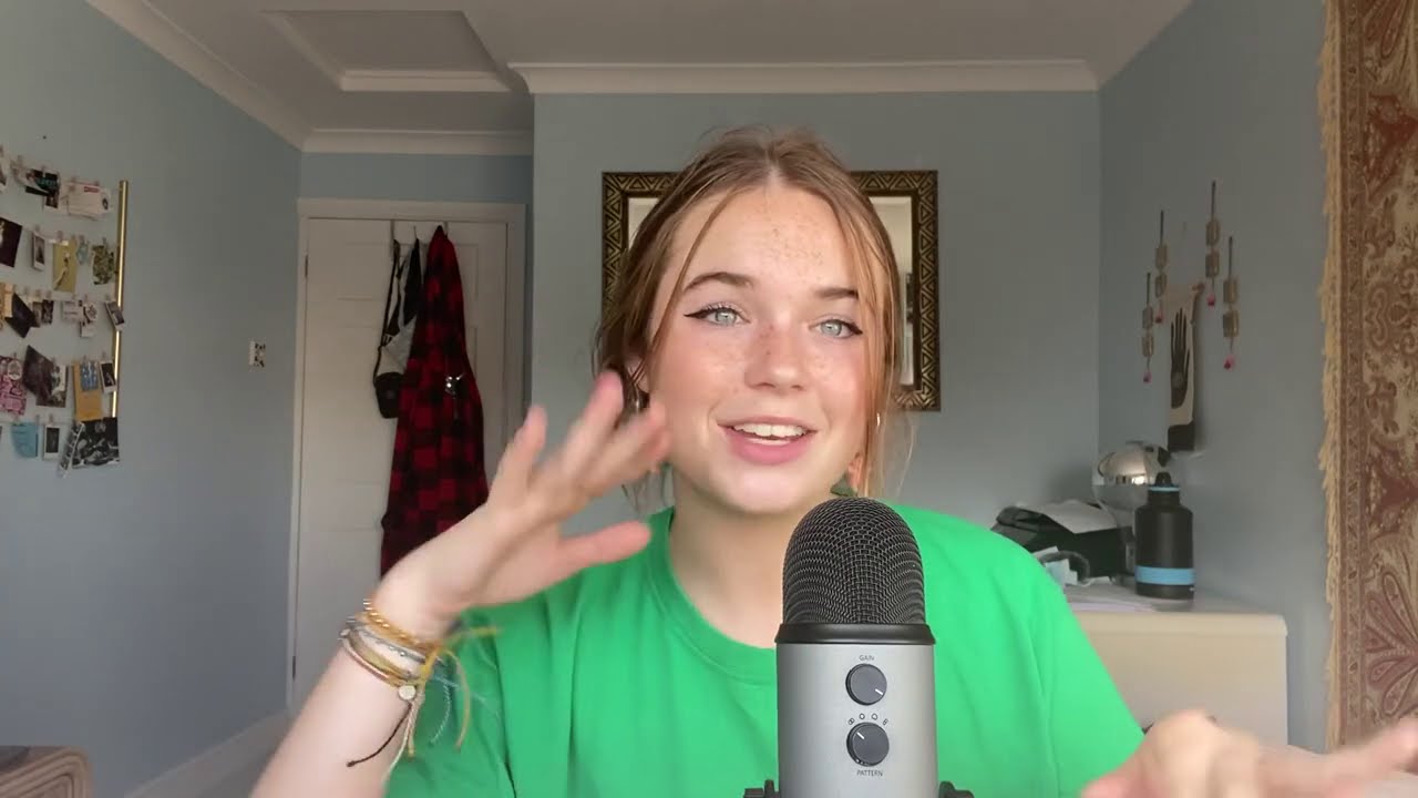 ASMR TRIGGER WORDS AND LOTION SOUNDS (subtitulos español)