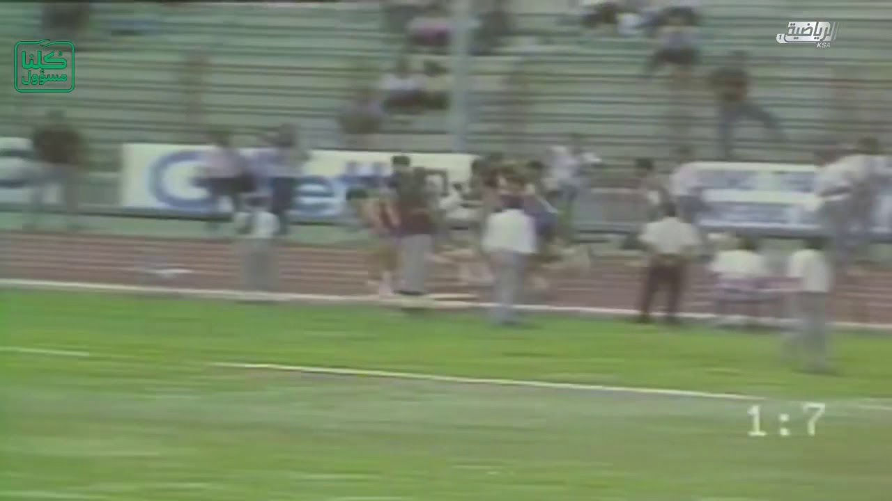 فوز العداء المغربي سعيد عويطة بذهبية سباق 5000 م بدورة العاب البحرالابيض المتوسط في سوريا 1987