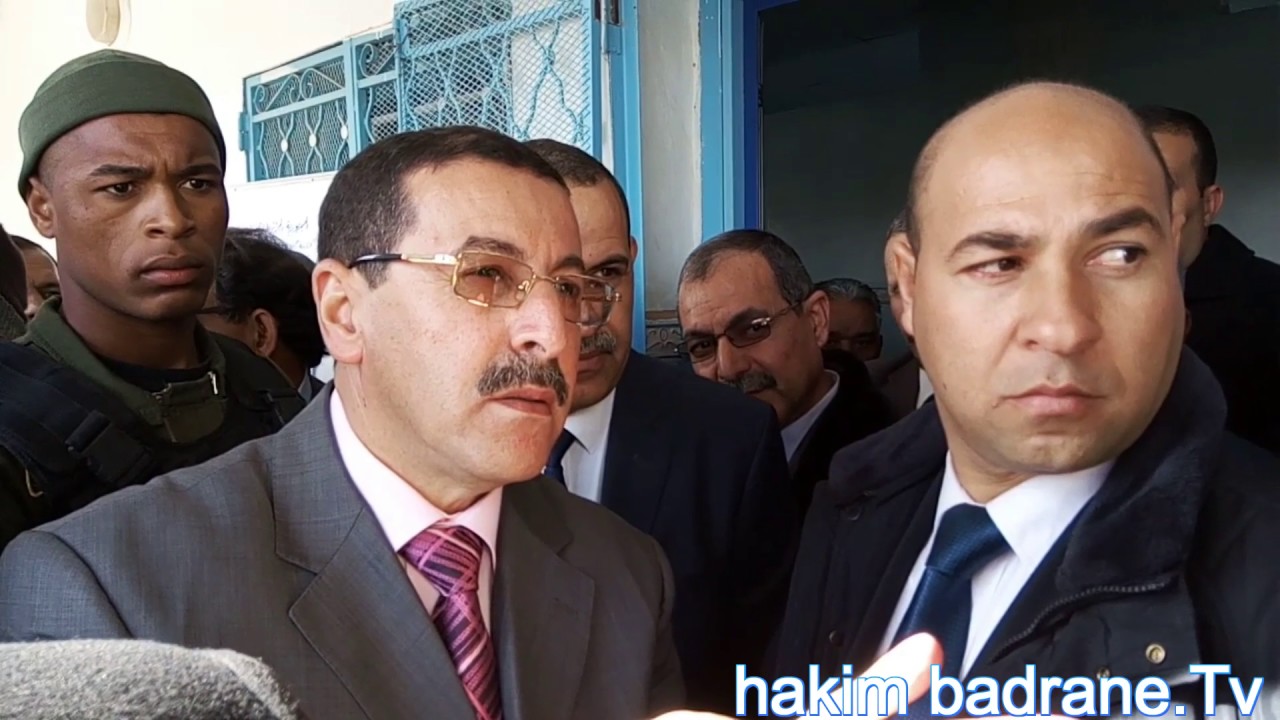 الإنشغالات التربوية لسكان بوزبير بحاسي الرمل  يرد عليها والي الاغواط .  حكيم ب