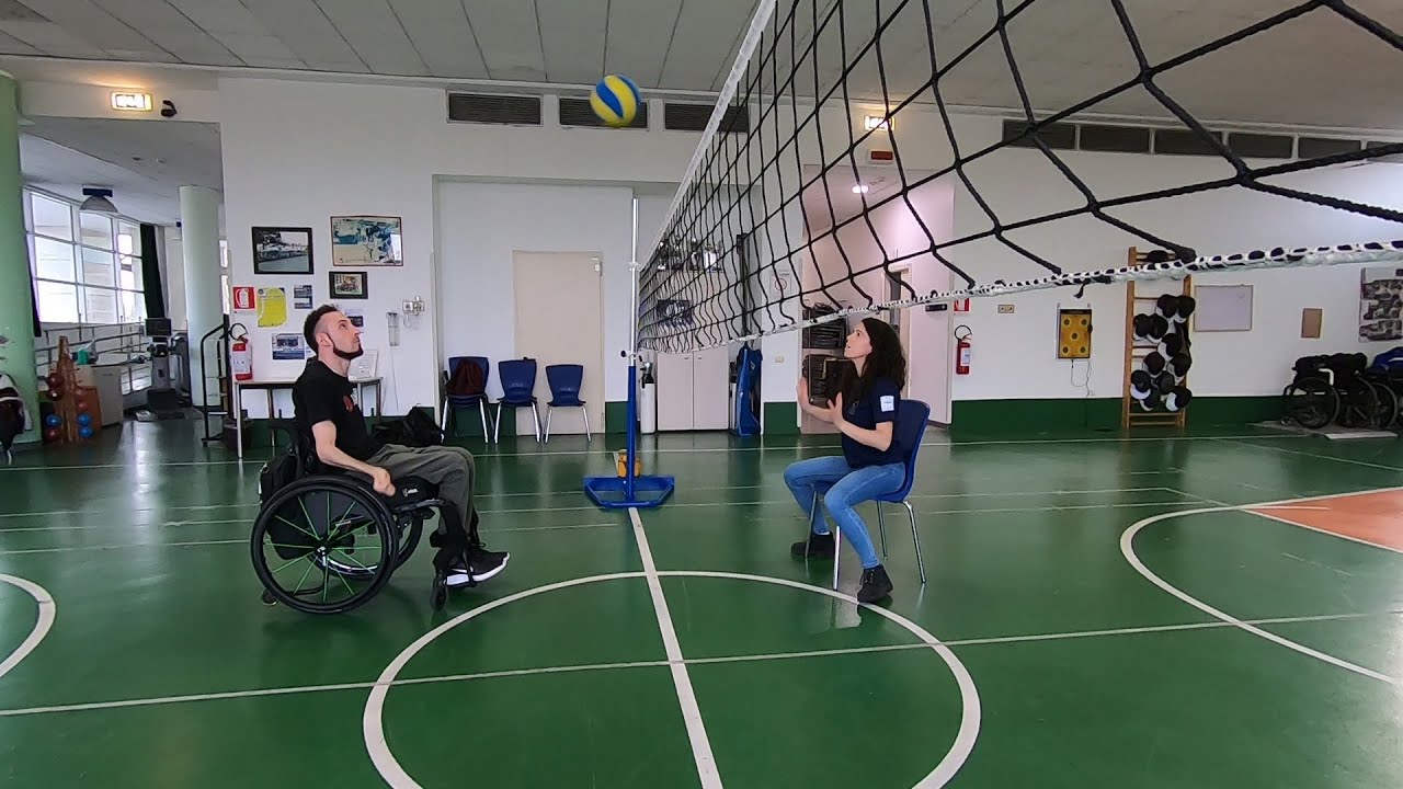 🏐WHEELCHAIR VOLLEY! What is it? How to play it? Pallavolo in carrozzina! Che cos'è e come si gioca?🏐
