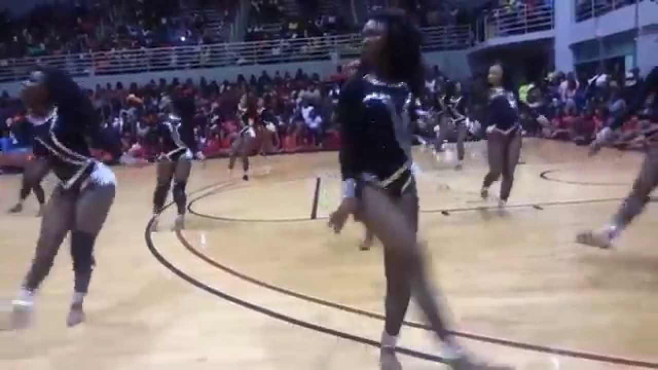 Dancing dolls slow stands