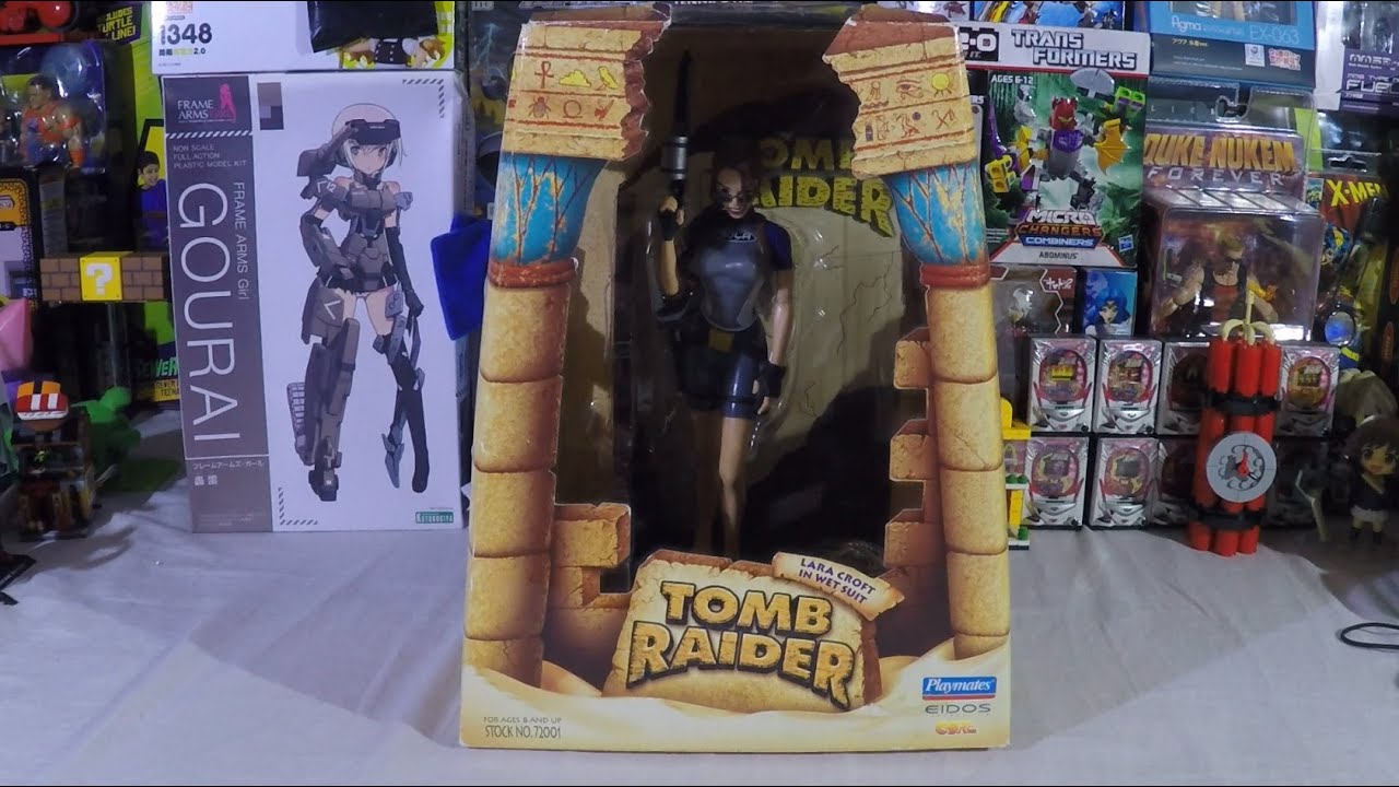 Playmates Tomb Raider Lara Croft in Wet suit statue 1998