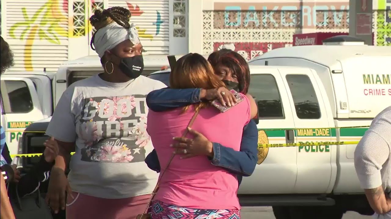 Detectives investigate man's murder at gas station Miami-Dade County