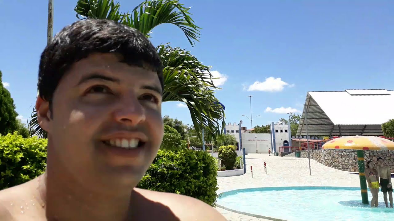 Muito banhado de piscina no clube aqu&aacute;tico cant&aacute;guas