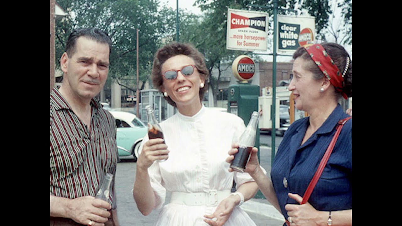 Life at the Gas Station - 1950s & 1960s America in Color