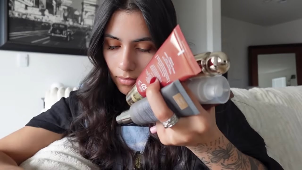 ASMR | Fast Tapping & Scratching on Makeup 🤍