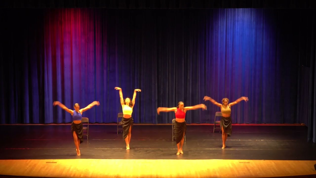 F.24 - Four Women Choreography