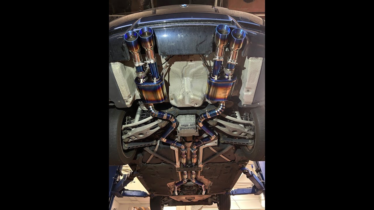 BMW M3 FULL TITANIUM EXHAUST - QUICK MIC TEST