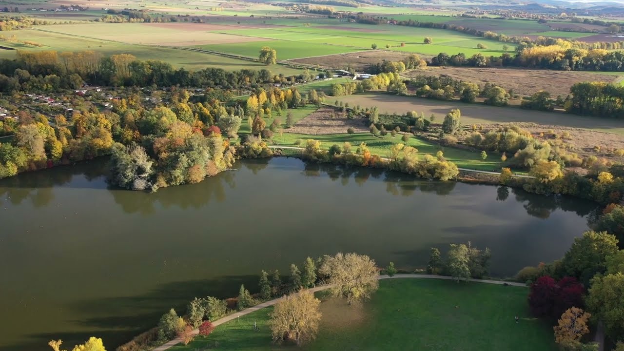 Neue hallen  Göttingen  Grone  in Richtung Kiessee  Herbst