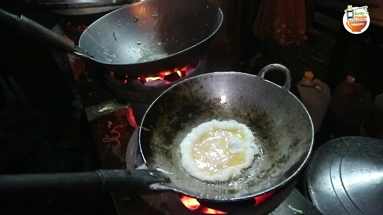 SERBA PAKAI TELOR BEBEK BAKMI & NASI GORENG PAK PELE | KULINER JOGJA STREET FOOD #BikinNgiler