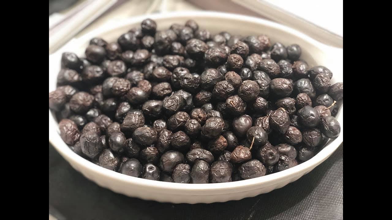 OLIVE NERE SOTTO SALE (ricetta di mio padre )