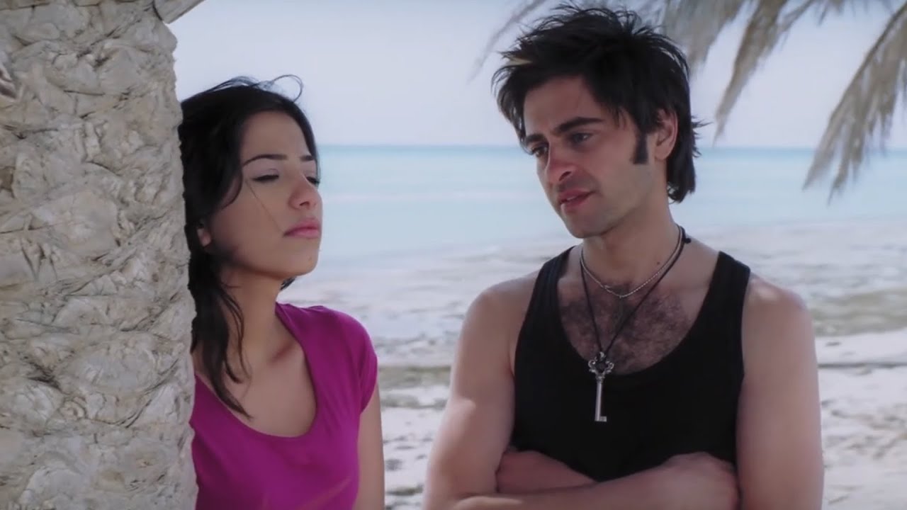 فيلم كامب | شافها قاعدة لوحدها على البحر وراح قعد معاها