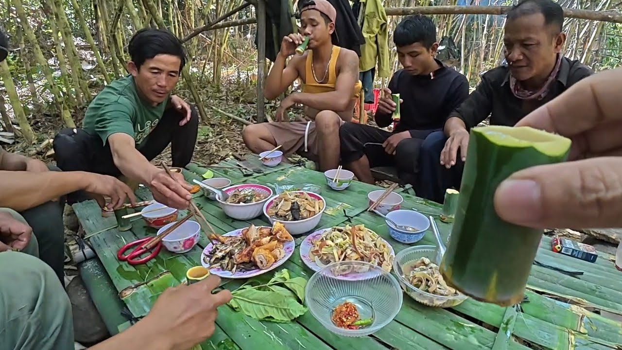 RAU RỪNG CUỐN VỚI CÁ SUỐI,QUÉ XÀO ĐỌT...