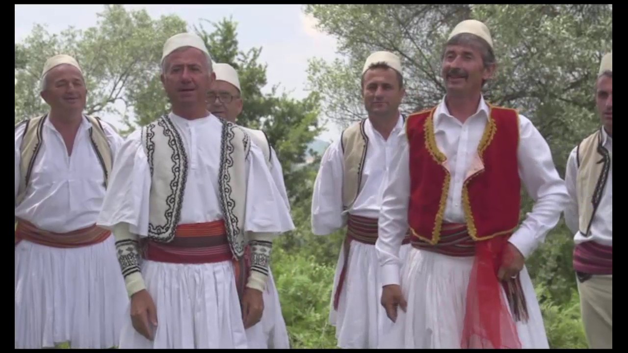 Dy sere flori Ramadan Kllogjri dhe Dashamir Balla