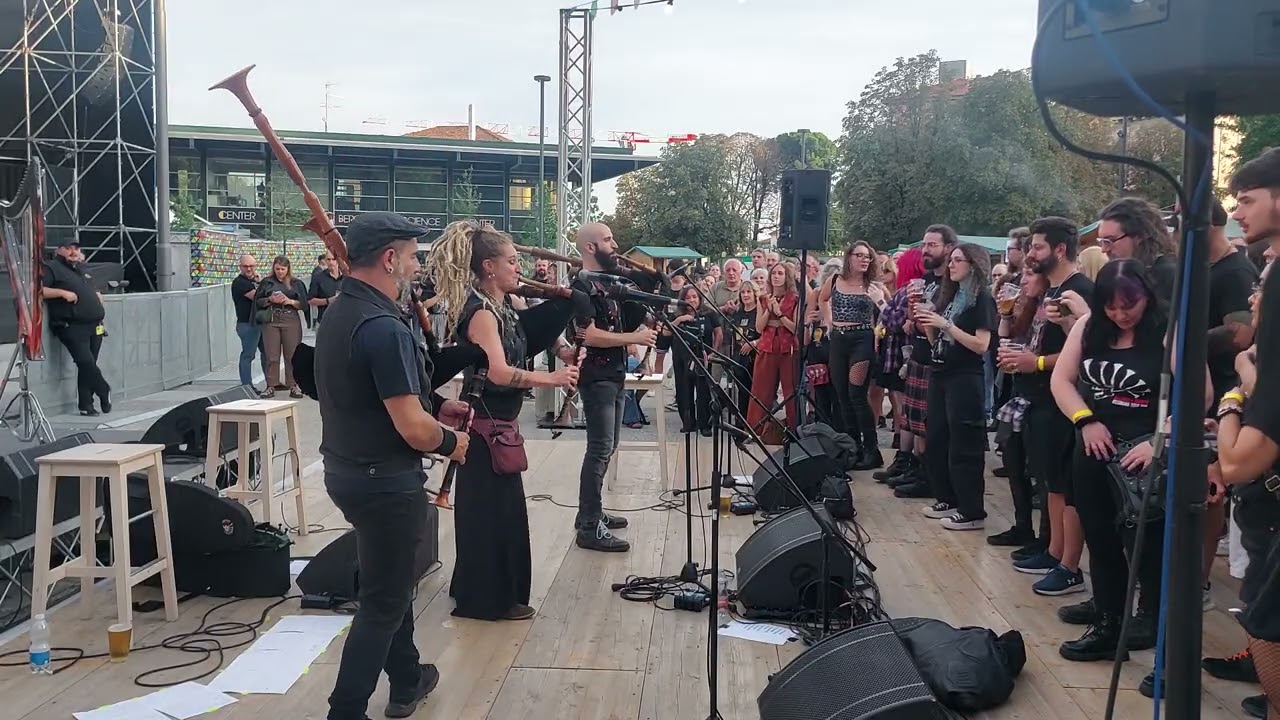 Acustico Folkstone al piazzale alpini di Bergamo nxt station 9 settembre 25 - 20250907 184339