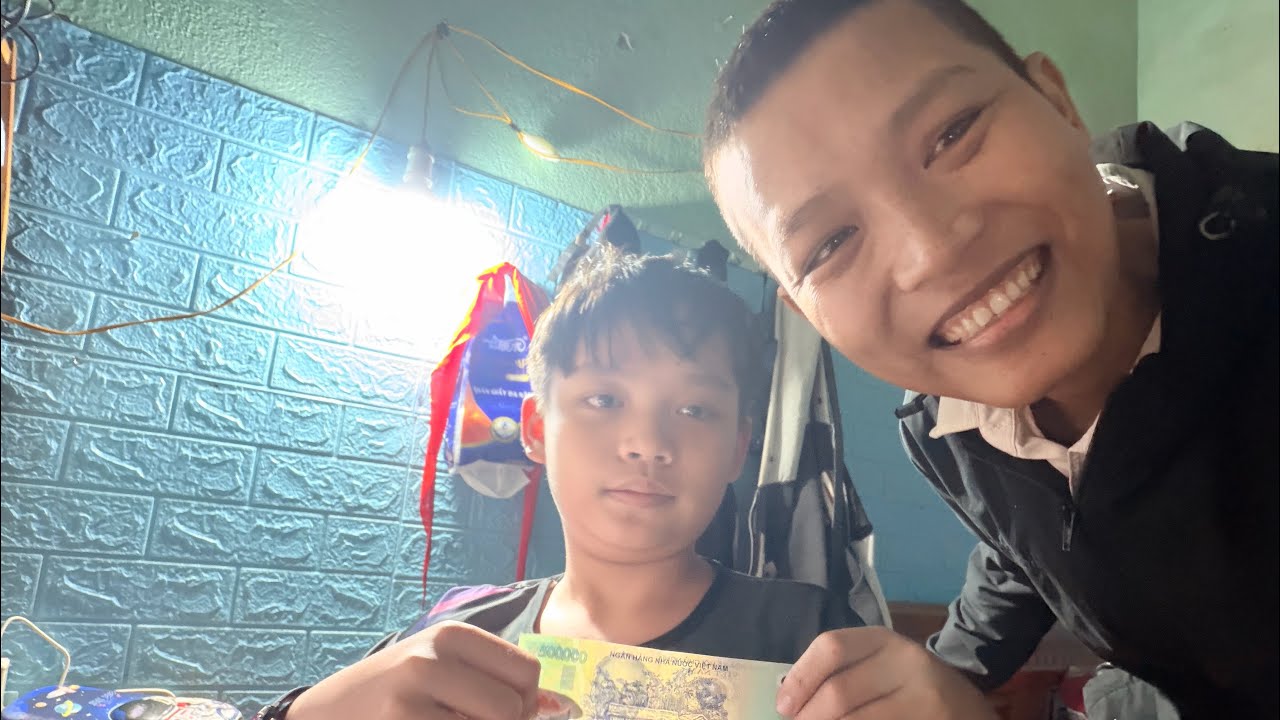 Thương Gia Đình Cô Hồng Nhiều