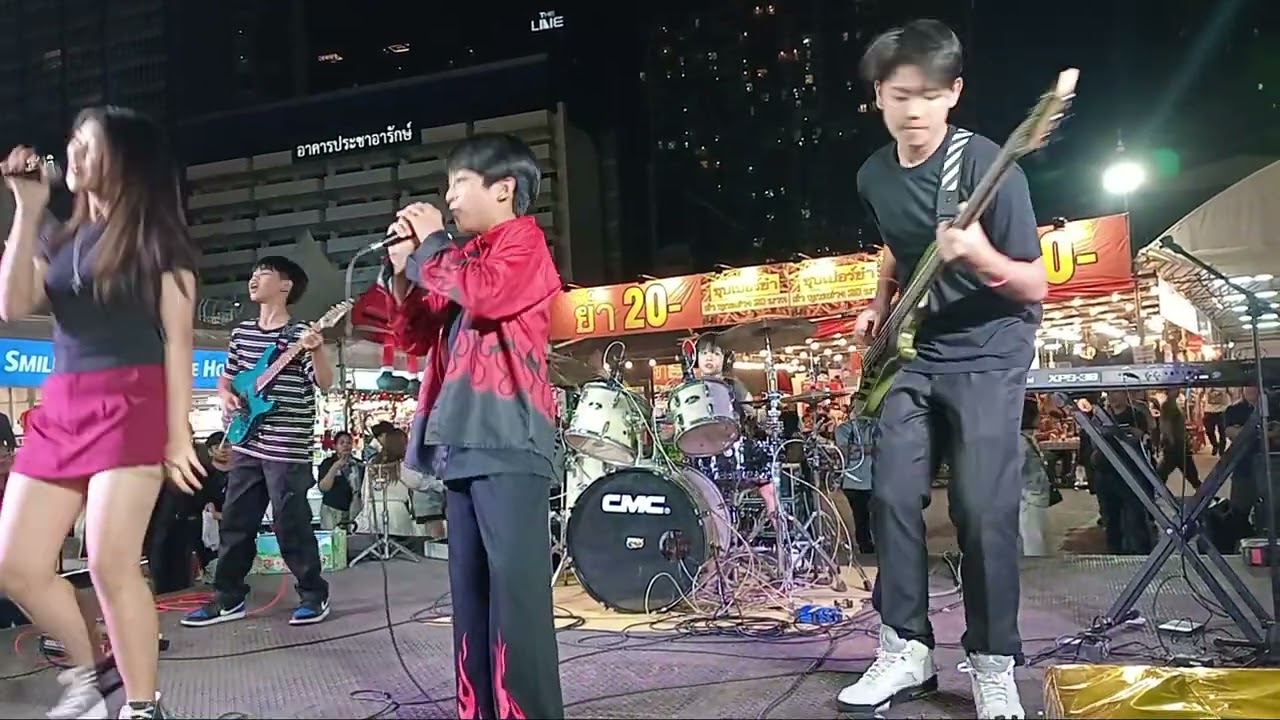 ใส่ท่อนโซโลเข้ามาในเพลงได้มันส์มาก#Blackspace band#เลียบด่วนแดนเนรมิต