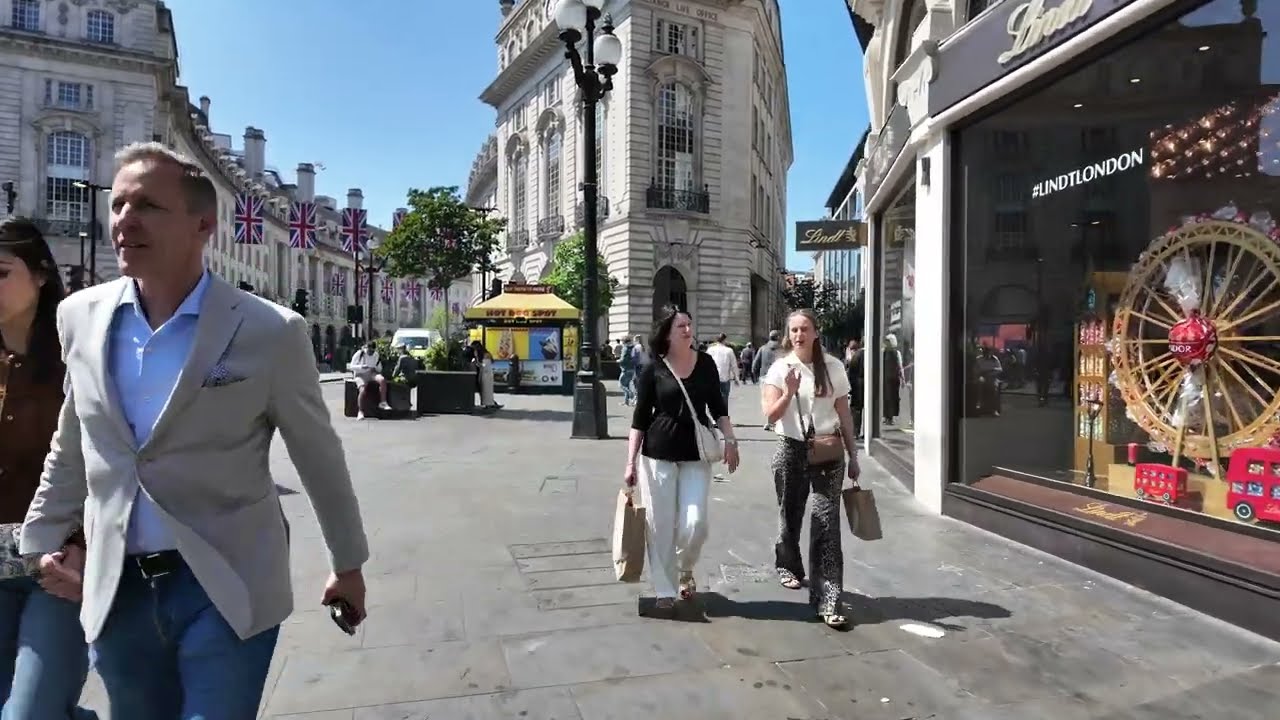 London Walking Tour | 4K HDR Walk | Trafalgar Square, Piccadilly Circus, Regent Street