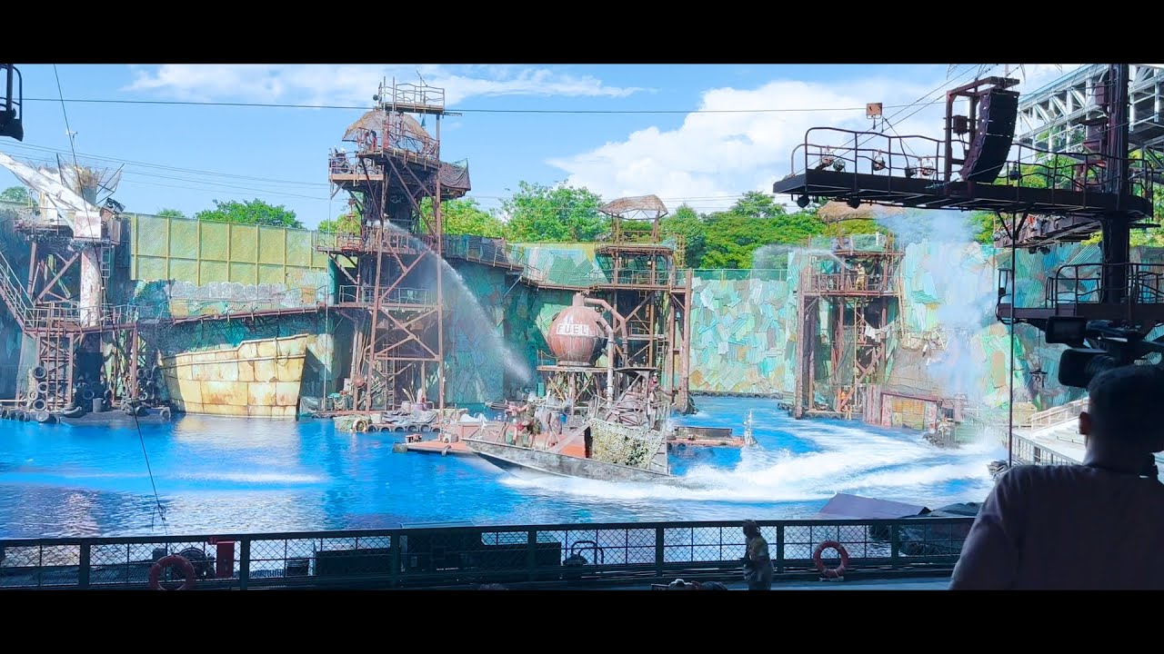 WaterWorld Show at Universal Studios Singapore 2023