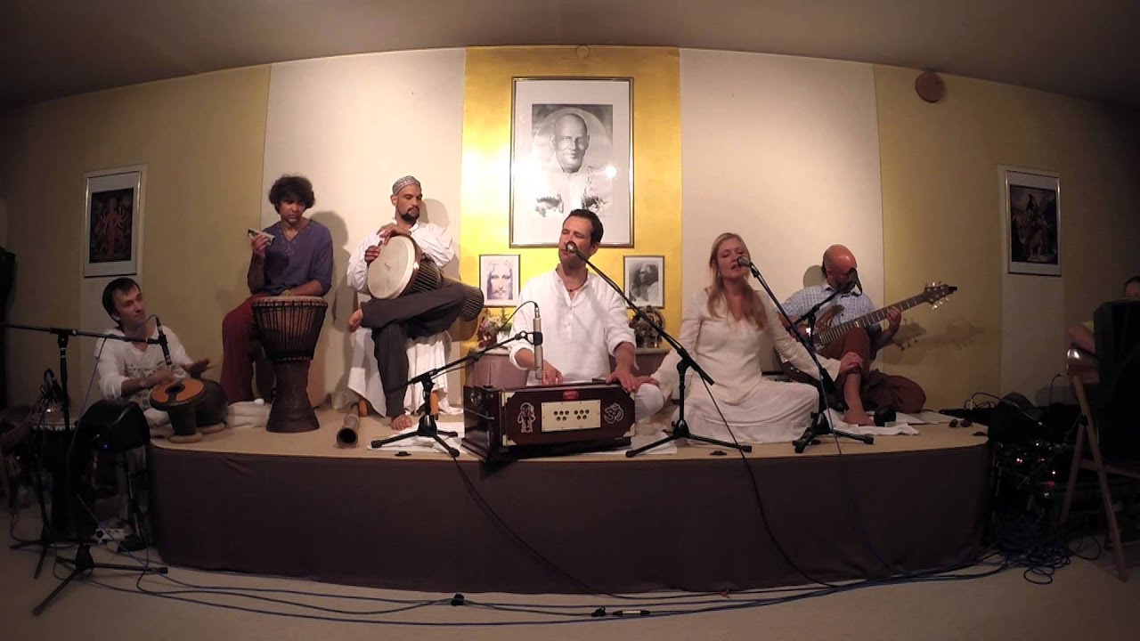 Sundaram und Freunde - Namastasyai