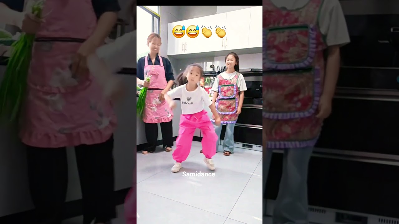 So cute and funny #dance #baby #cute #trending #shorts #happydance #shortvideo #music