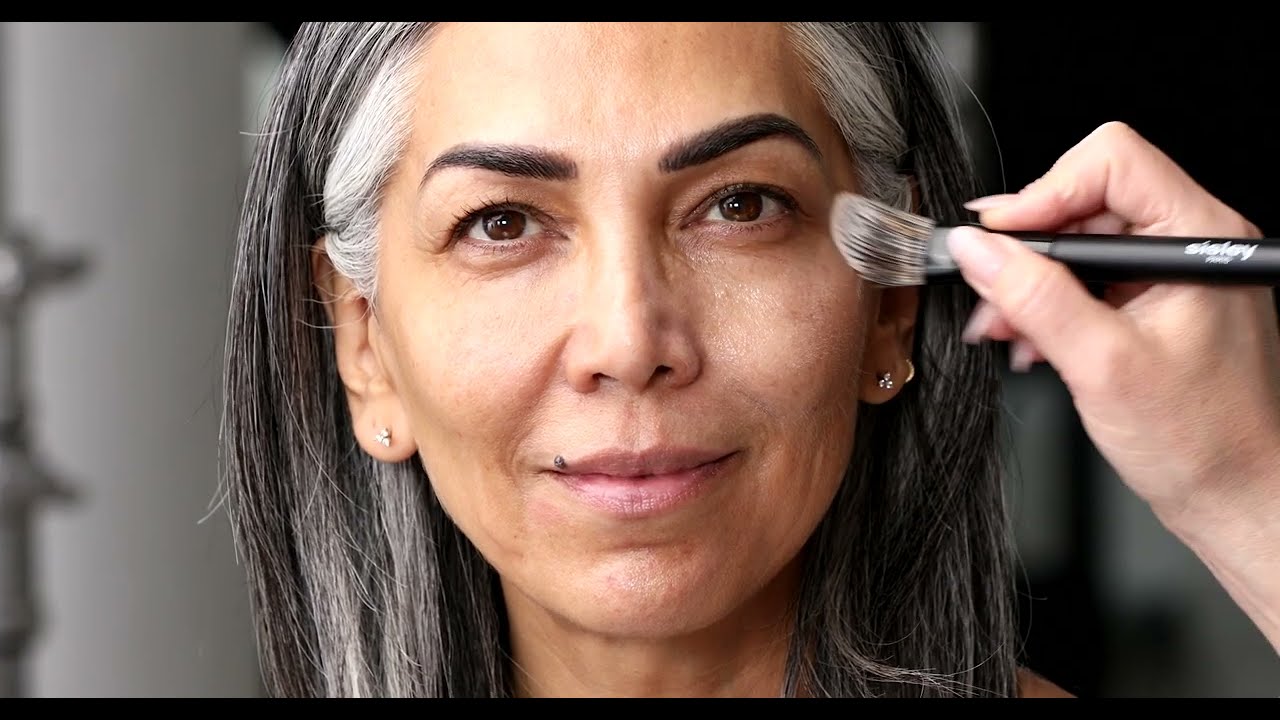 Artist in Residence // Radiant Glowy Skin by Robin Black