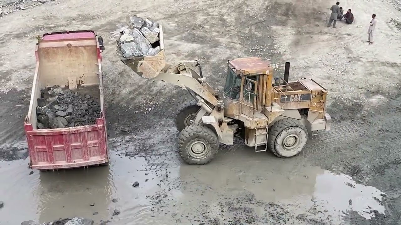 🎥 Real Heavy Equipment Power | Massive Stone Loading Process