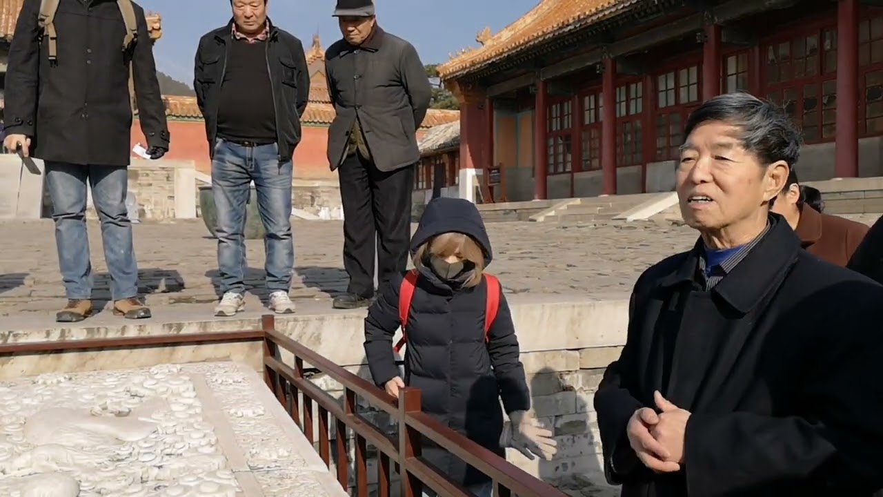 专家讲东陵&mdash;&mdash;慈禧陵的丹陛石是因为有蜥蜴而重新雕刻的吗？凤在上，龙在下，是否逾制了呢？