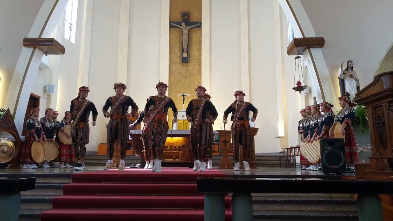 Naruan song and dance by Jinlun children in Malang Cathedral