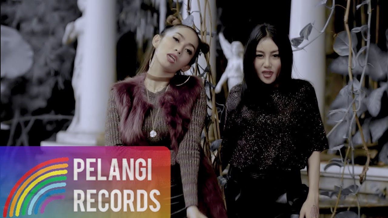 Duo Serigala - Pelan-Pelan (Ah Ah.. Ih Ih) (Official Music Video)