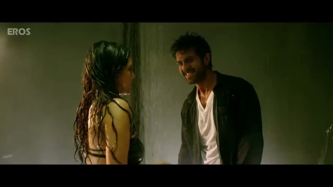 Actor forces Bollywood actress