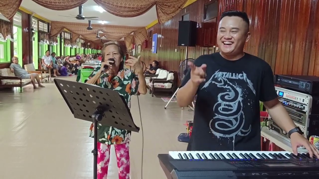 Beperindang Enggau Penyanyi Veteran.
