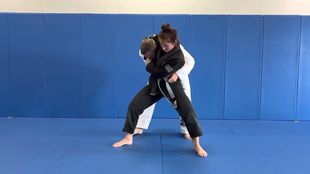 21 Headlock Defense (attacker with wide stance)