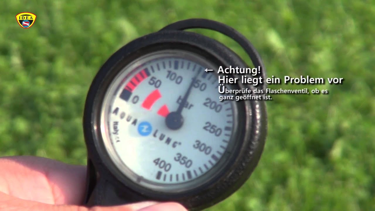 Kontrolle der Ausrüstung vor dem Tauchgang d-OWD-V10-15