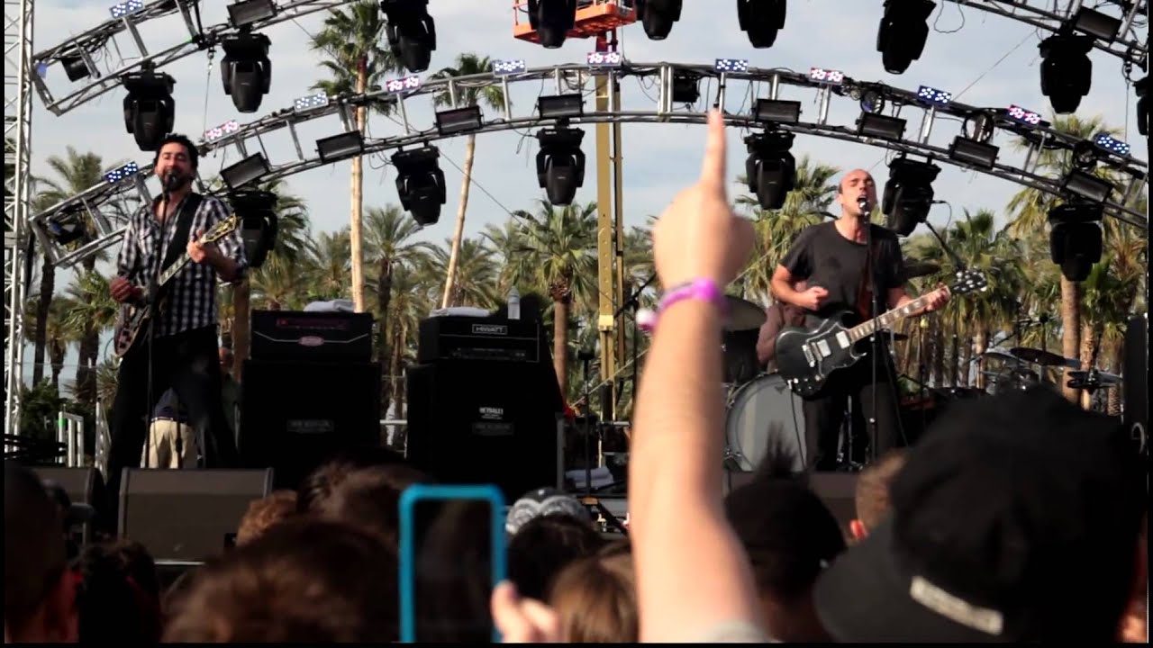 Sunny Day Real Estate - In Circles @ Coachella 2010