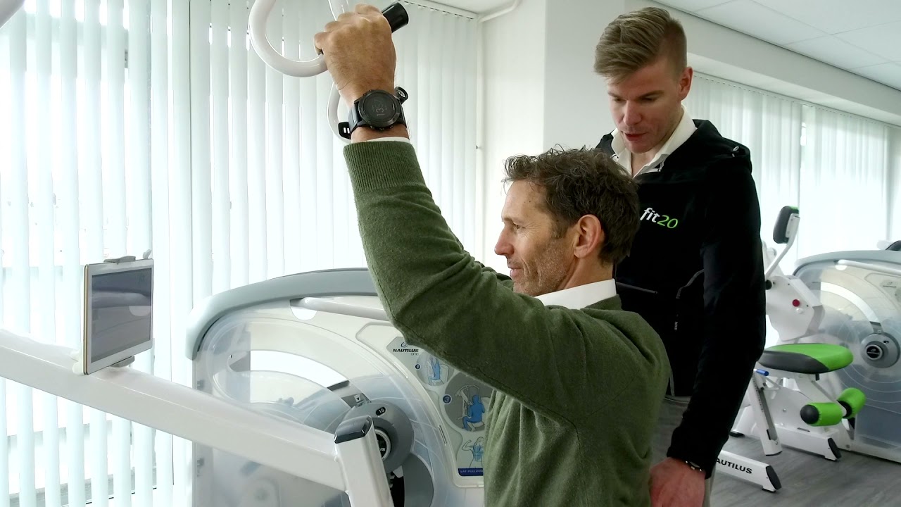 Behind the scenes of a fit20 training - Male casual