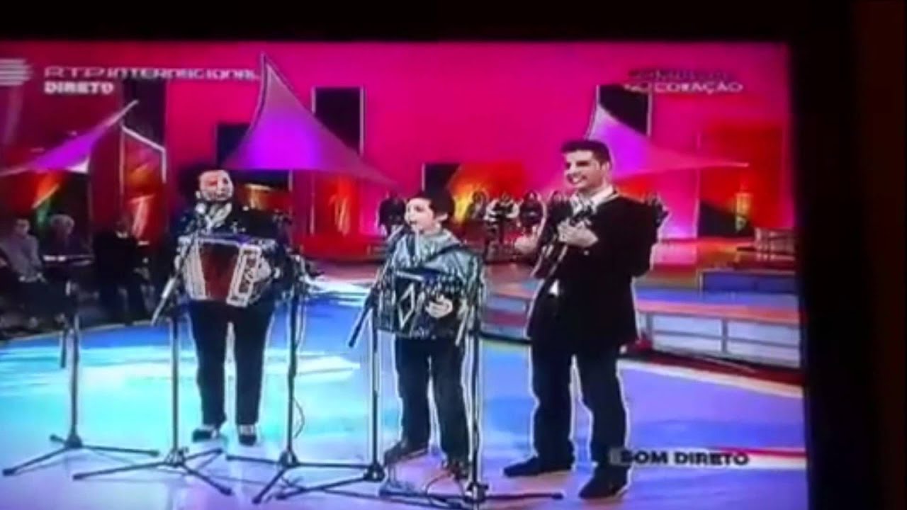 MINHOTOS MAROTOS EM DESGARRADA LINDO