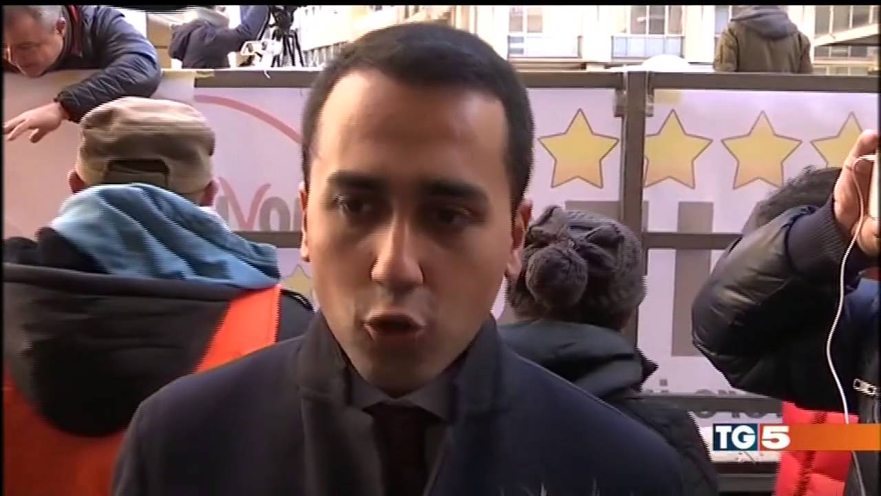 Luigi Di Maio: Tg5 - Grillo, faccio un passo di fianco