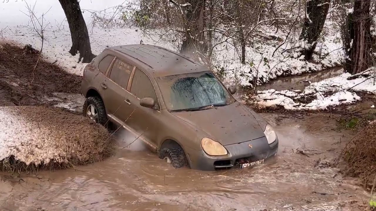 Porsche Cayenne vs Jeep Grand Cherokee vs Land Rover Discovery &ndash; Who&rsquo;s the REAL Off-Road King? 👑