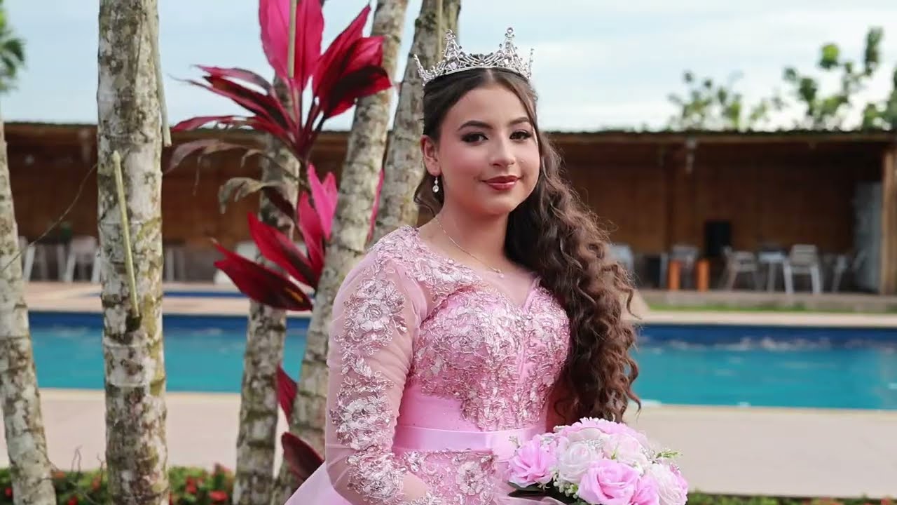 Karla Belén Basurto Redrovan Mis 15