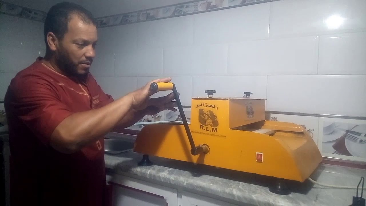 صنع آلة الشبشب المعروفة لدينا سندالة الصبع اوكلاكيت من صنع رزاق لبزة محمد الجزائر(0668338429)