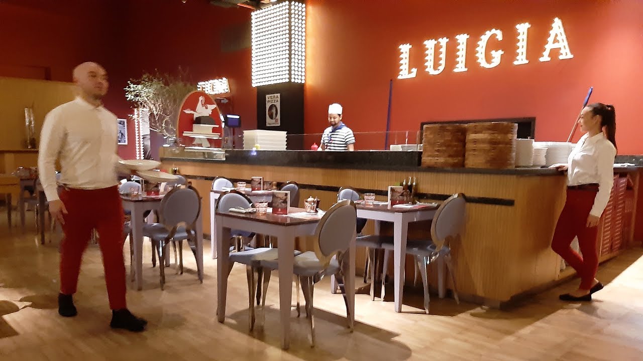 Quanto guadagnano un cameriere o uno chef a Dubai?