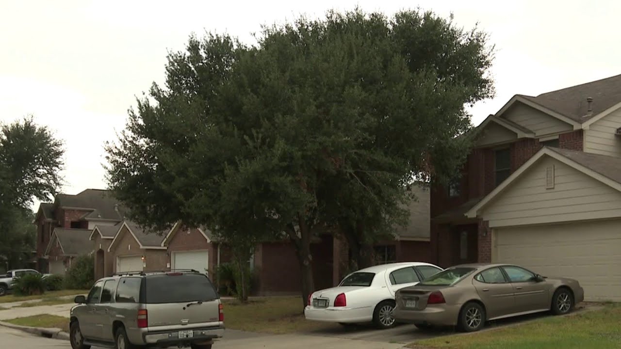 Person wearing Michael Myers Halloween mask seen leaving Houston murder scene, neighbors say