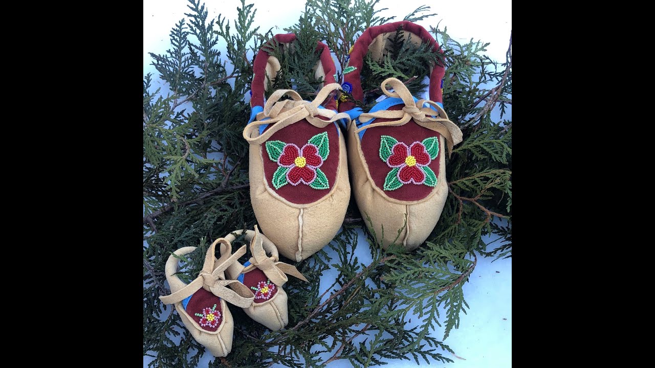 Makizinikewin (Moccasin making) 4 of 9 Puckering/Sewing the toe.