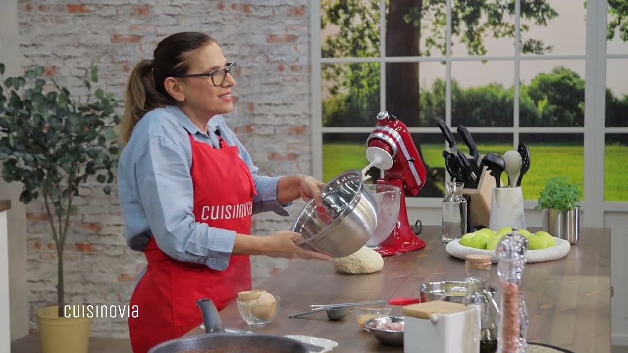 CUISINOVIA - Επεισόδιο 5, SEASON 1: Πίτσα σε Ρόλο & Μπανάνα Κέικ