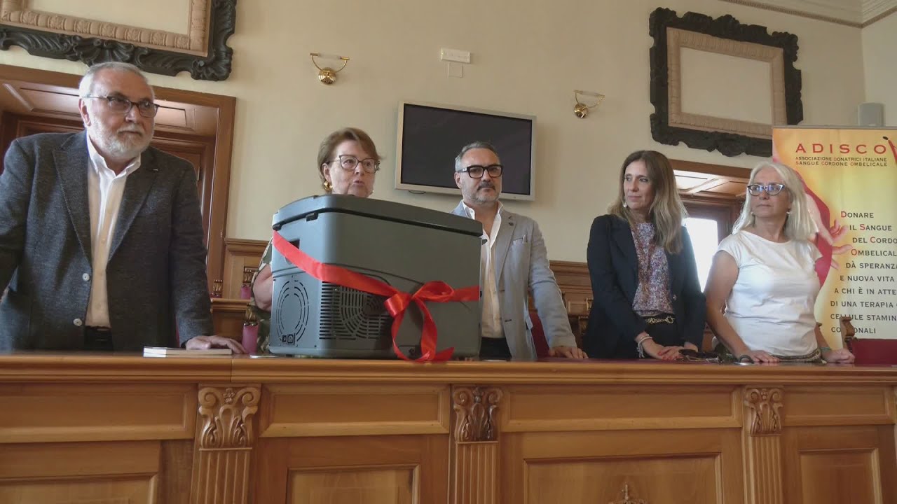 L'Adisco dona un frigo portatile alla Banca Cordonale Pugliese