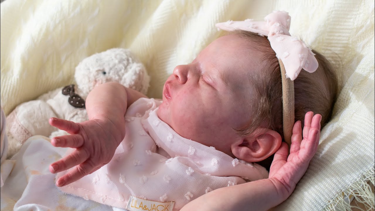 Laura by Bonnie Brown - Reborn Changing Video